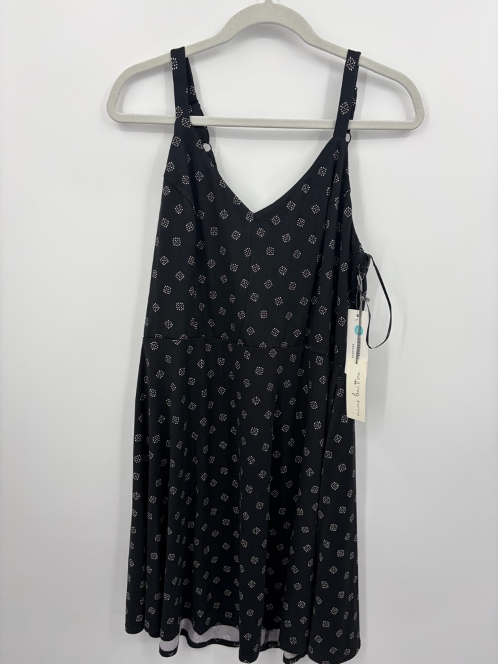NWT Nine Britton black geometric floral V Neck Mini Dress size 1X sleeveless